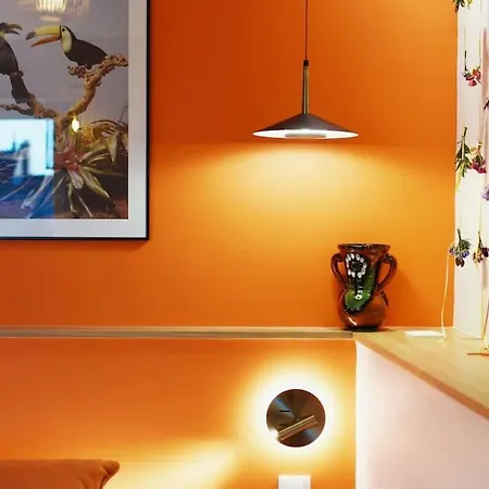 Frida - 50m - Rue Gratuite *